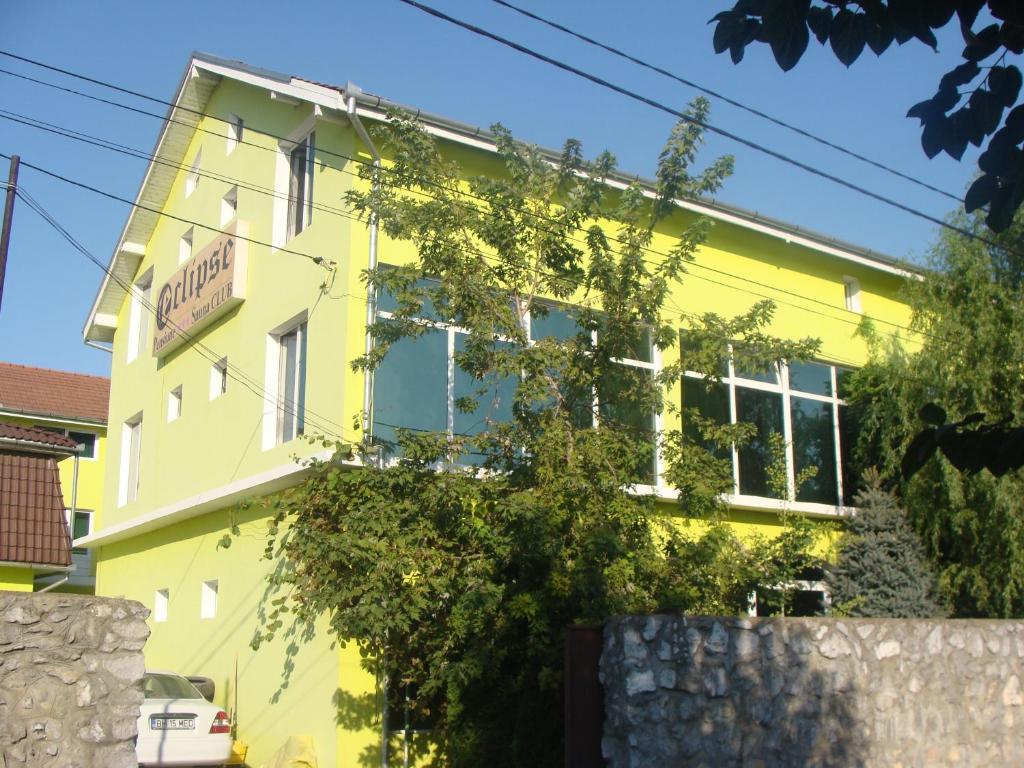 Pension Eclipse Орадя Екстер'єр фото